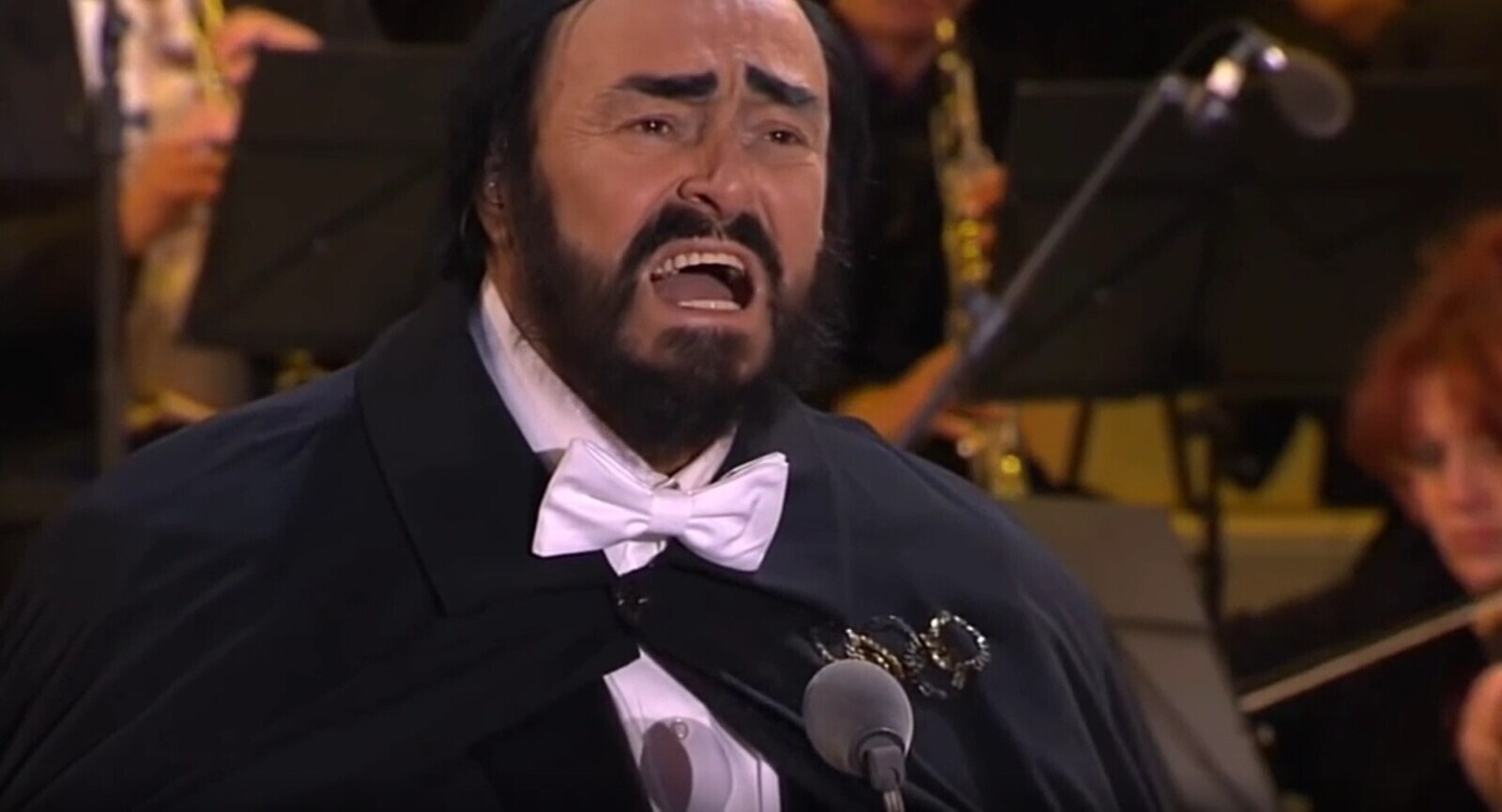 Disgraceful Lip Syncing Artists for the Hall of Shame