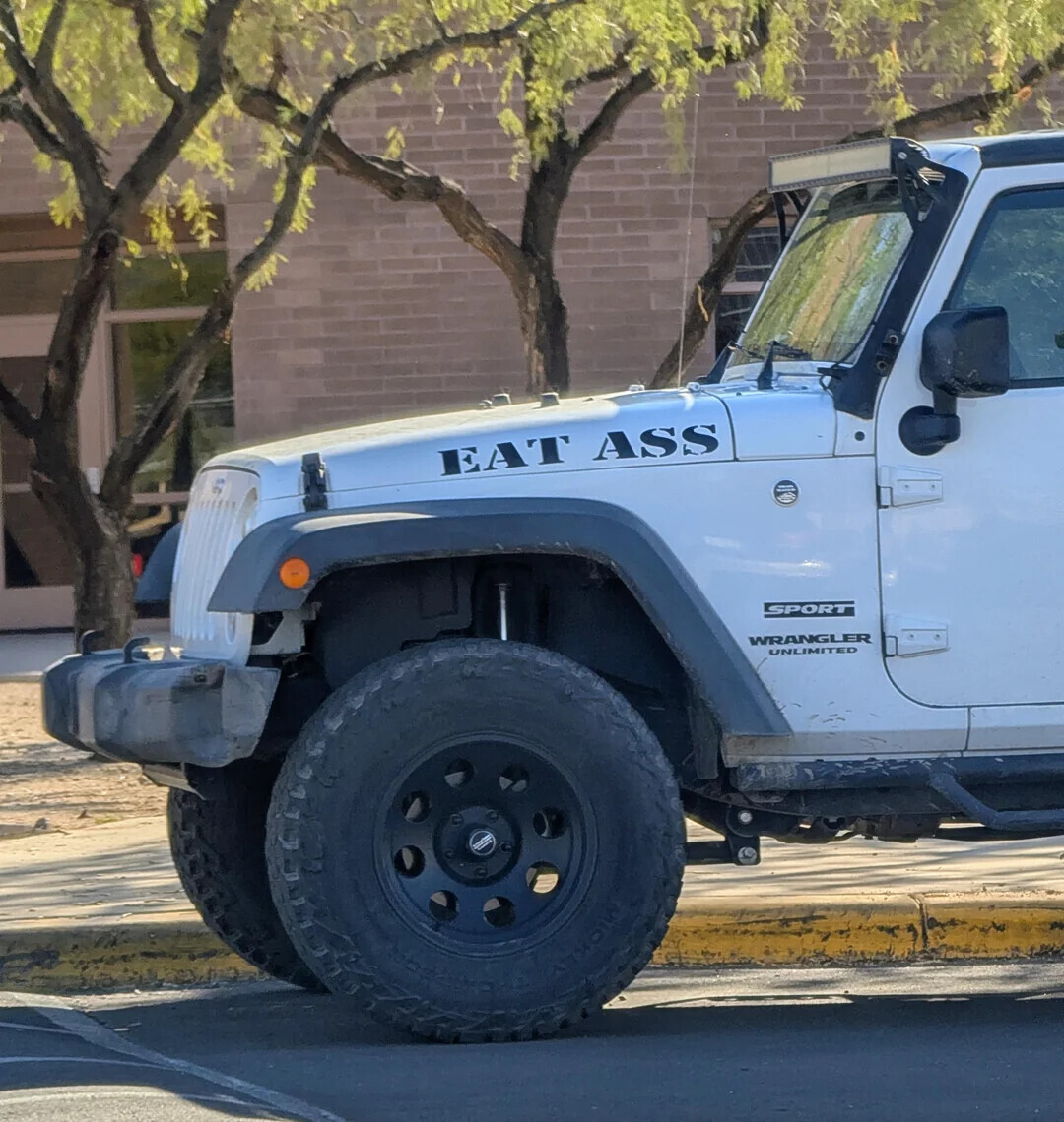 Memorable Images Showing Life’s Strange Public Moments