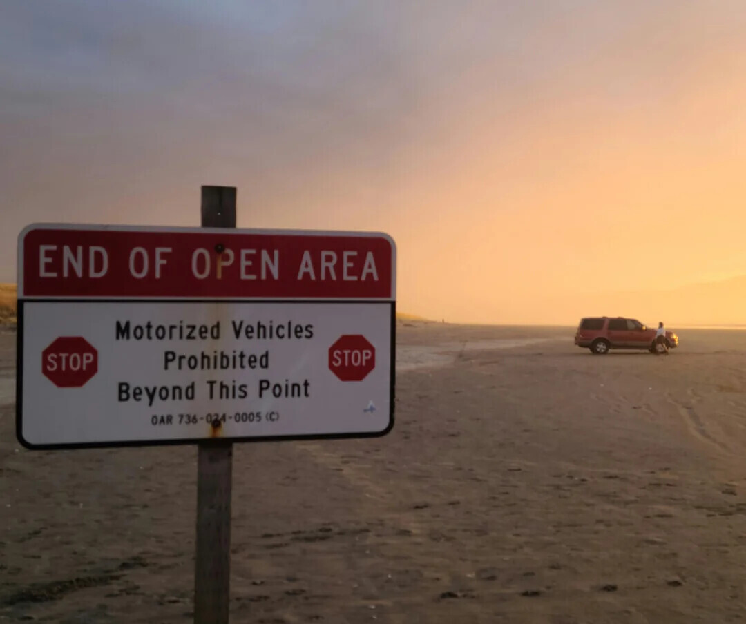 END OF OPEN AREA Motorized Vehicles Prohibited STOP STOP Beyond This Point OAR 736-024-0005 (C)