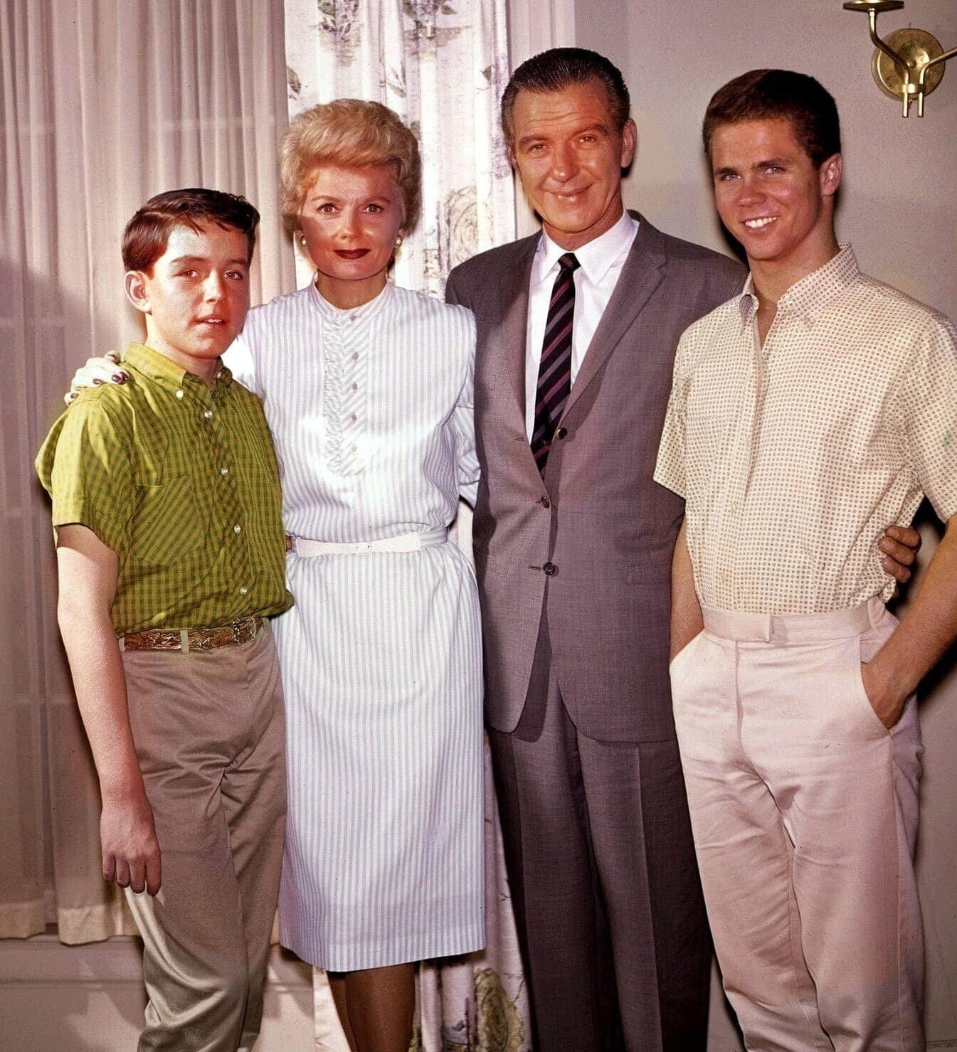 Photos That Deliver the American Dream’s Fake Promise