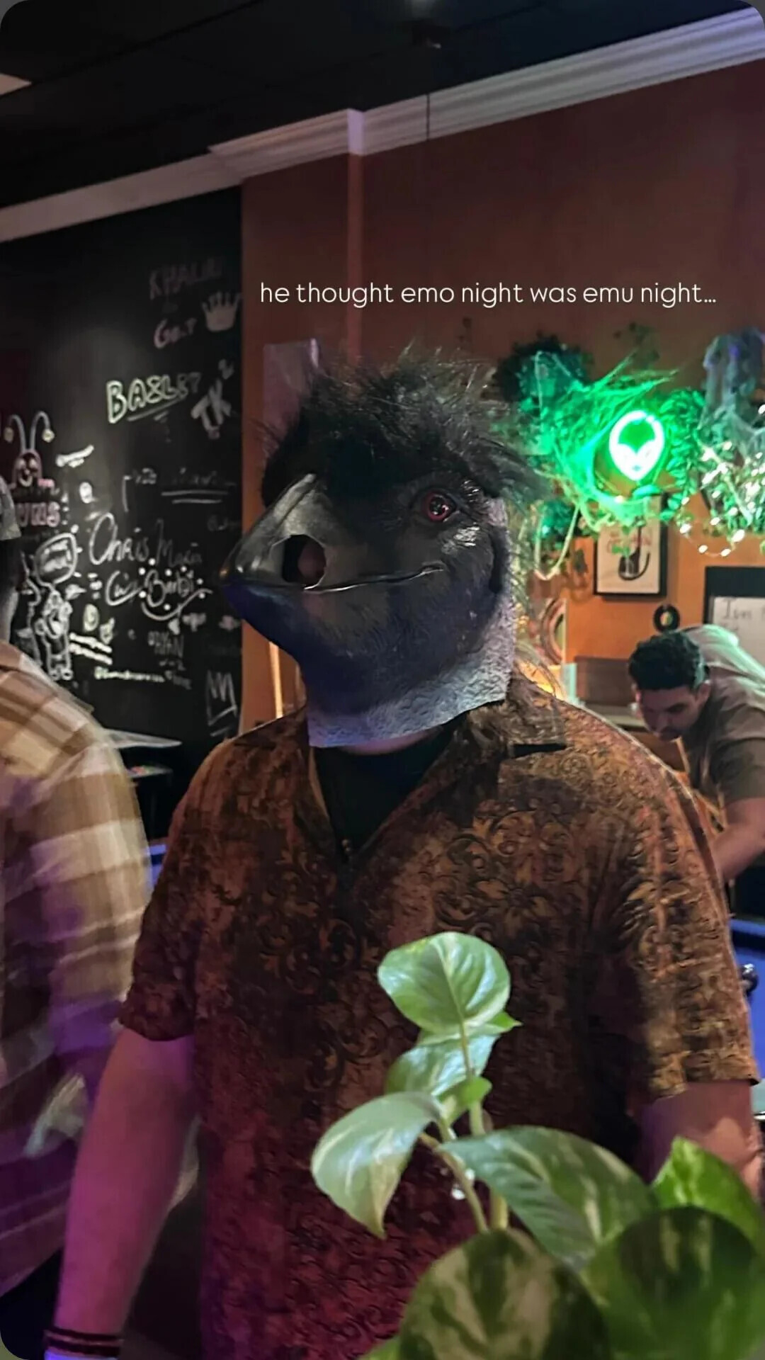 KHALI he thought emo night was emu night... Go.T BA&L8? VISIS Chris Ive ORYAN ٠٠%