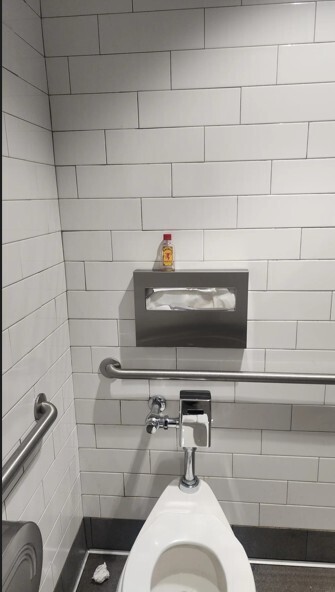 Memorable Images Showing Life’s Strange Public Moments