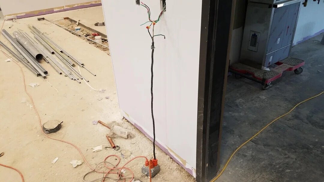 Photos Where Nobody Knows How to Use Power Tools