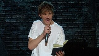 20 Hilarious Stand-Up Jokes That’ll Split Your Sides But Somehow Also Have You in Stitches