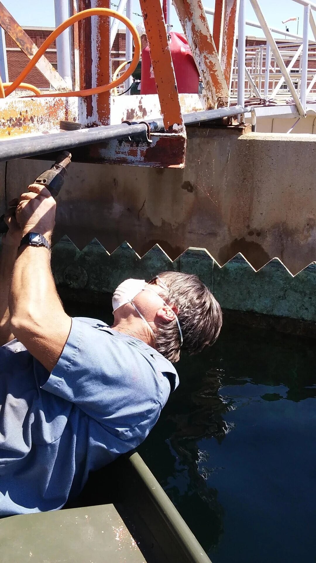 Photos Where Nobody Knows How to Use Power Tools