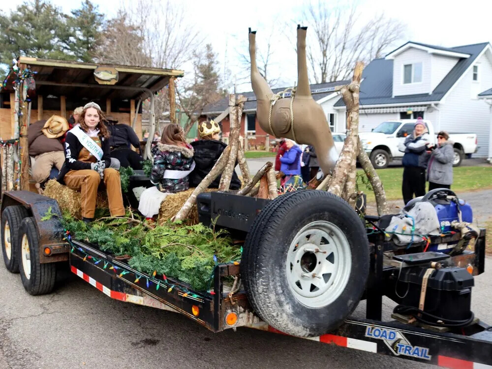 20 Photos from if the Grinch Stole Christmas