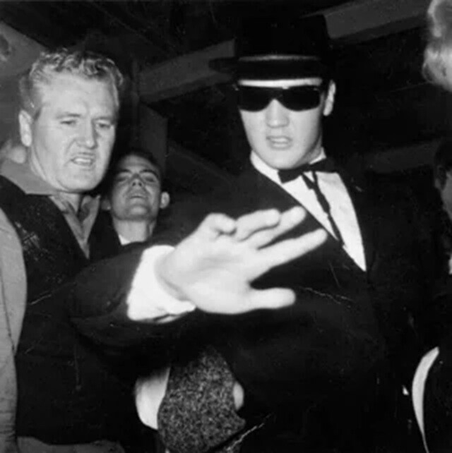 20 Photos of Elvis Not Really Looking like The King