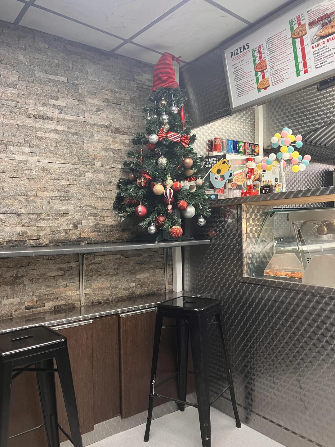 TOPPYNGS EXTRA 7 PIZZAS CALZONE - UNIT .. 12.50 GARLIC BRE - Garlic Bread Pizza .F LA Supreme Cheesy Garlic Garlic Bread Bread PF La Traditional Garlic Italian Garlic if LTD Cheesy Garlic Baquette OD TASTES TER WITH E COLD DO KORNO