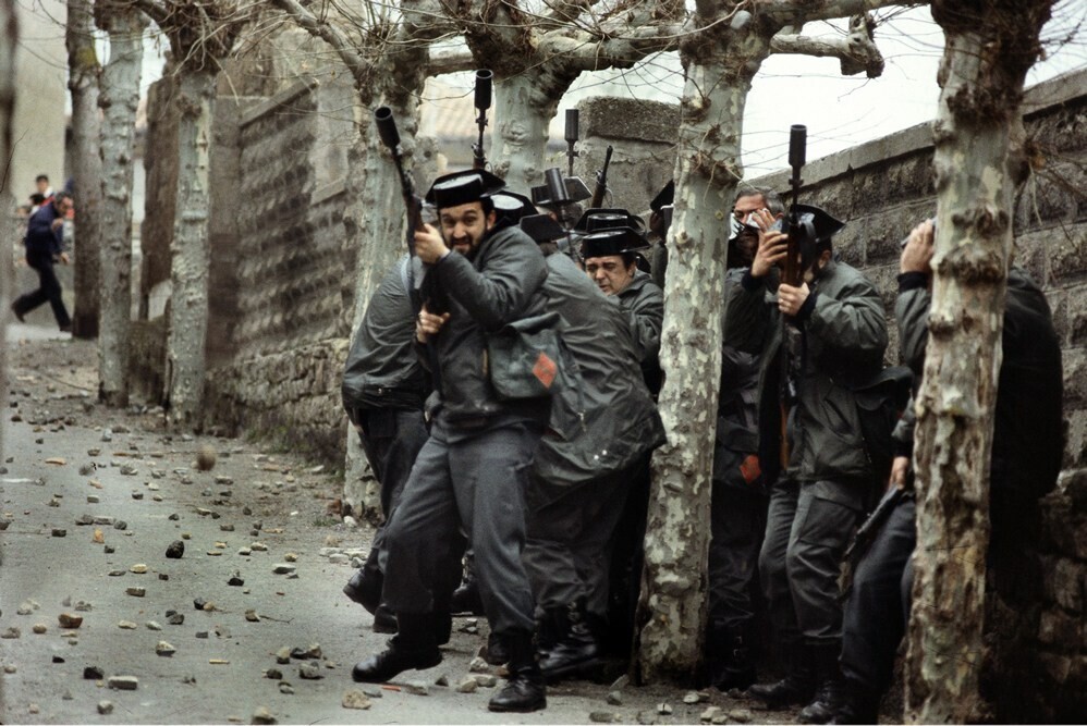 Unsettling Photos from History's Tense Moments