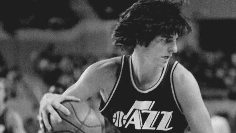 26 Sports Facts and Stats We Overheard Our Grandpa Muttering