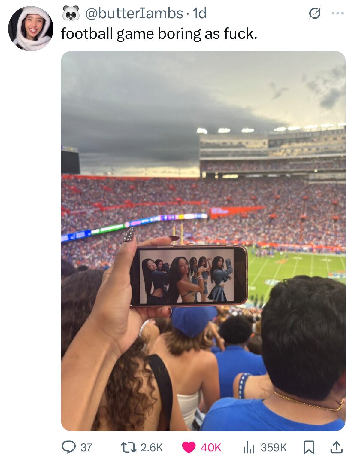 @butterIambs-1d S ... football game boring as fuck. 2.6K 37 40K 359K 