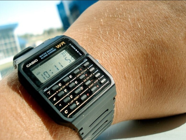 WR WATER RESIST ALARM CHRONO CASIO 10:11 5 All D/300W . o ADJ E E DATE/ST-Hour 7 ALM ON-OFF E 5 SIG ON-OFF C Q E START-STOP г LAP-RESET C