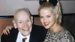 The Unique Life of Anna Nicole Smith in 20 Photos