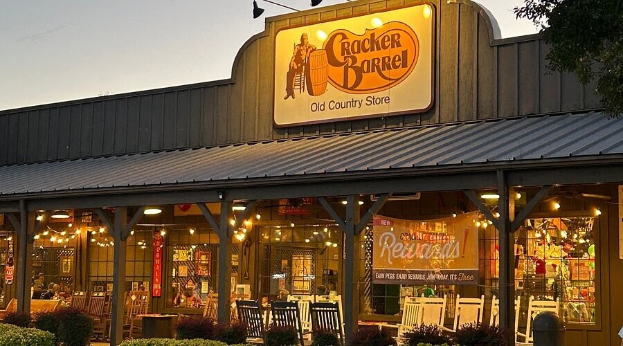 The Story Of Cracker Barrel From The Very Beginning