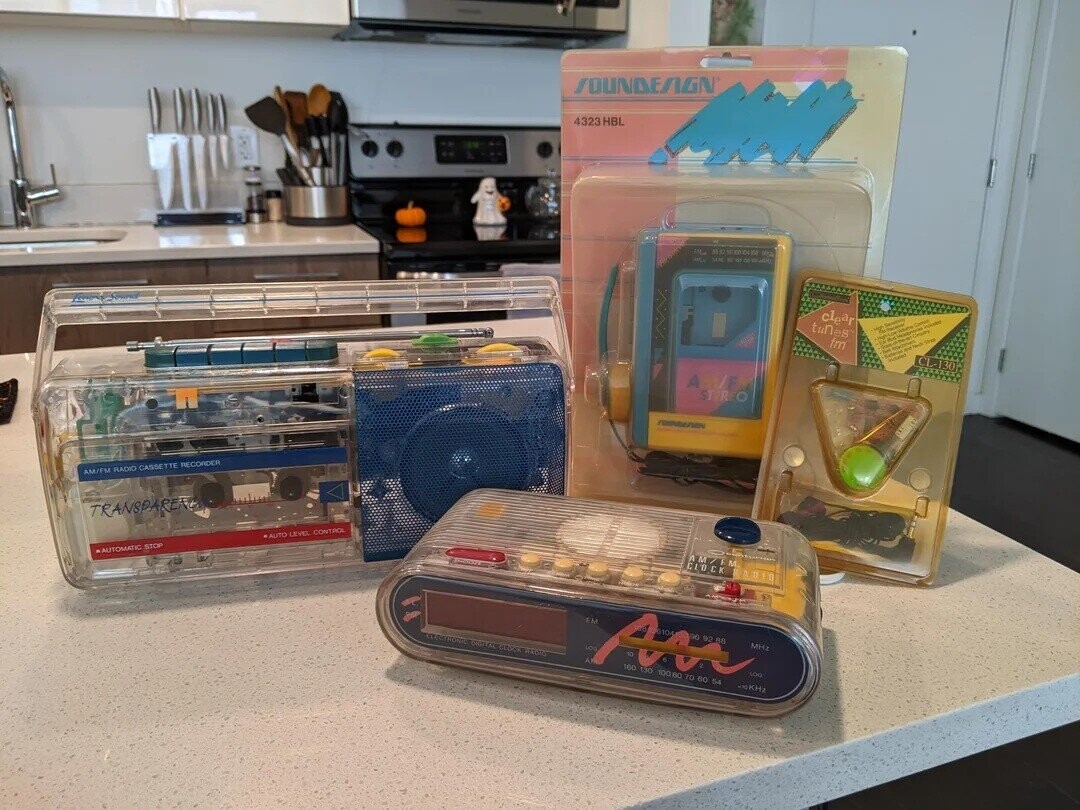 SOUNDEAIGN 4323 HBL clear tunes A Seration Include and fm THE - III CL-130 A ST.REO research AM/FM RADIO CASSETTE RECORDER TRANSPARENT *AUTO LEVEL CONTROL AM7E M CLOCK ADIO AUTOMATIC STOP EM MHz CLUGE LICENSE FINSTAL VEGO RAGRO LOS - AM 130 160 100 BO 70 60 54 LOG KHz