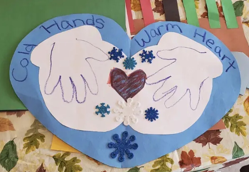 20 Photos Showing Christmas if the Grinch Ran It