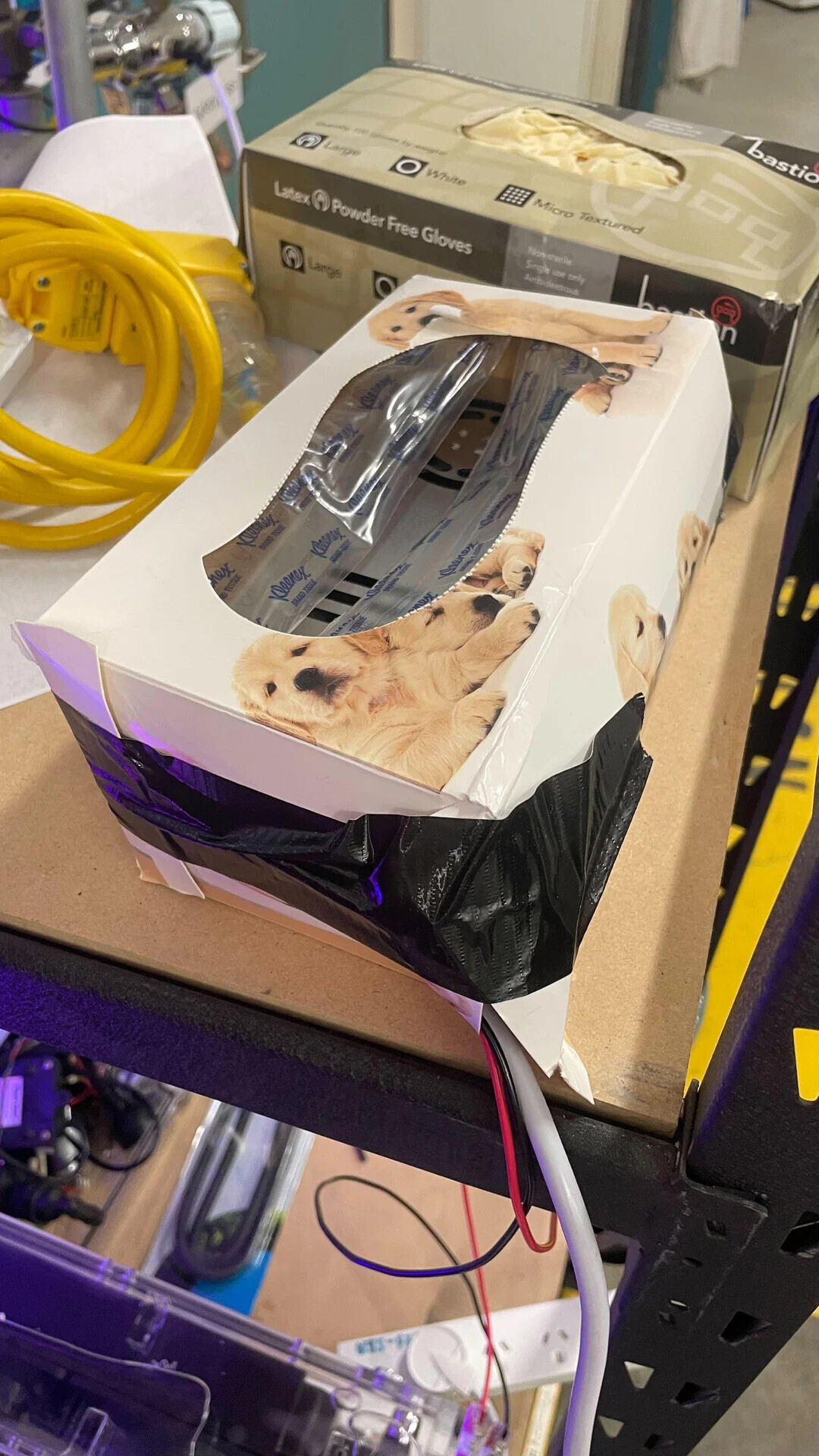 bastio - - - - Vator Large White 202 Micro Textured Latex Powder Free Gloves Single unit only Ambidental best n Large O - I BRAND TISTE Kleenex Kleenex - - Class nex S TISSUE Kleenex BRAND TISSUE TISSUE as رجم |