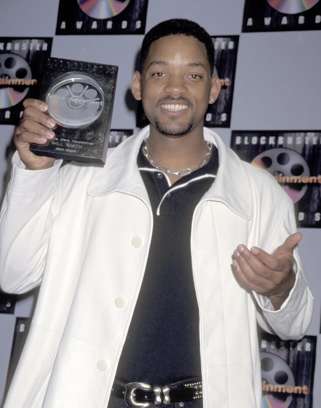 20 Photos Remembering the Blockbuster Awards Era | Cracked.com