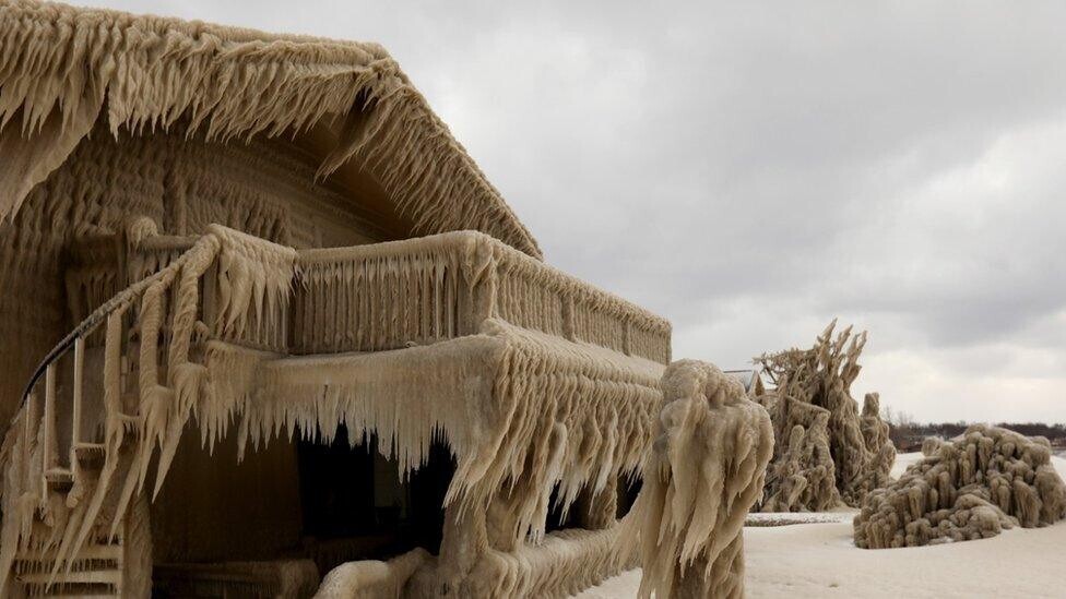 Photos of the Concrete Jungle as a Winter Wonderland