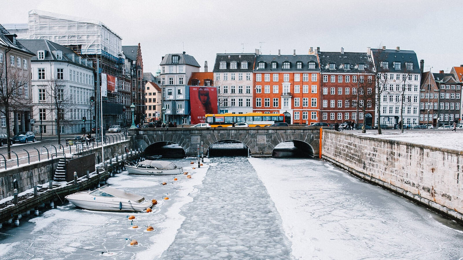 Photos of the Concrete Jungle as a Winter Wonderland