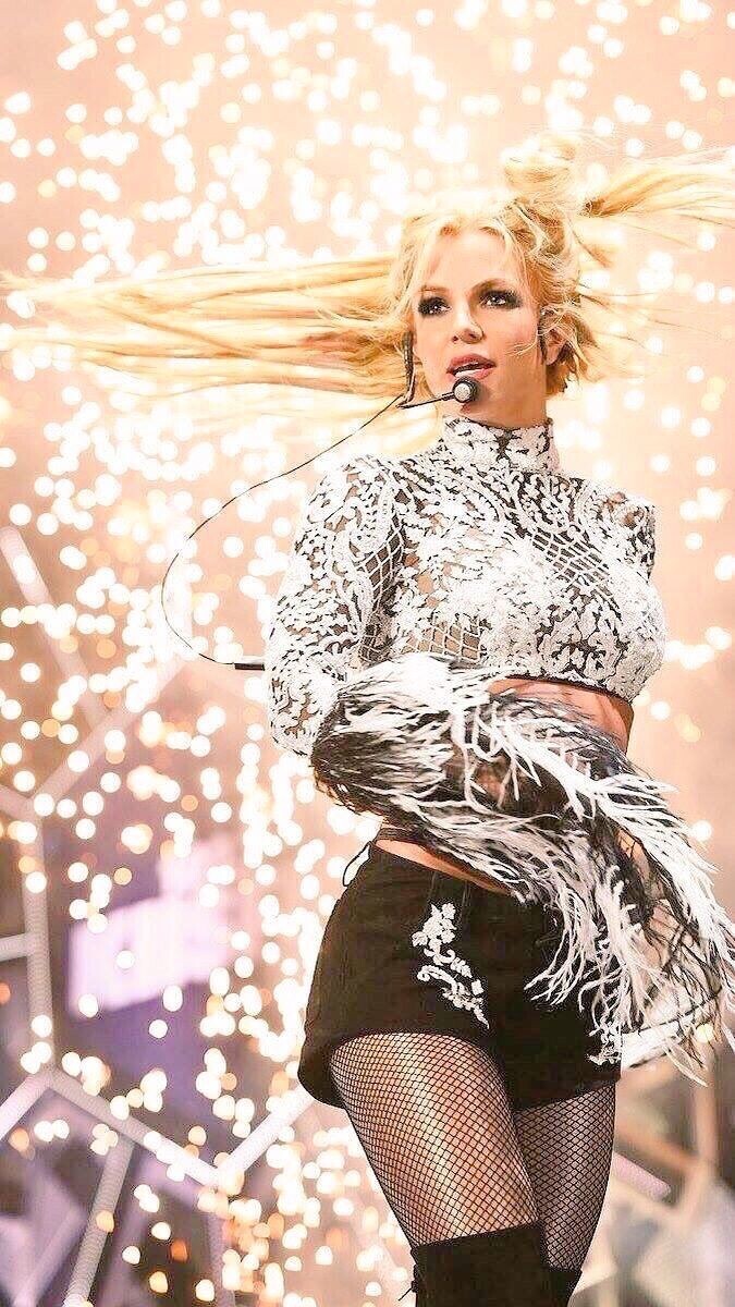 Britney Spears Concert Photos at Their Most Energetic