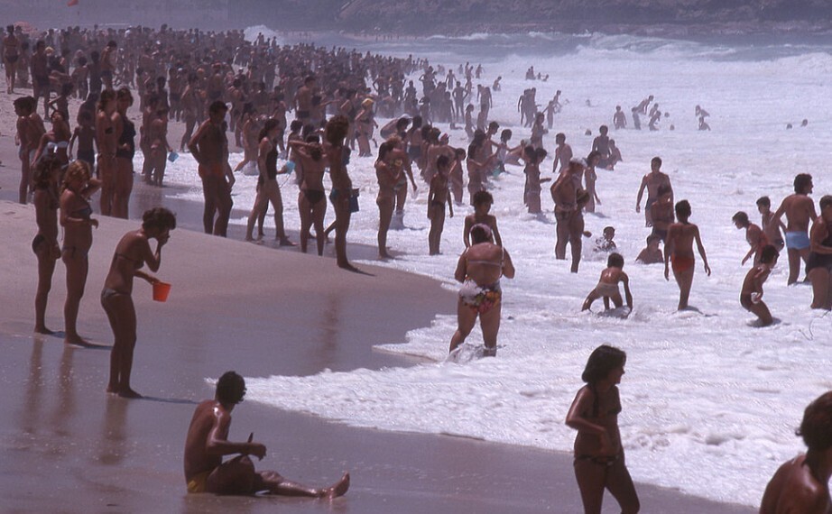 20 Photos Remembering Brazil's Beaches in the 1970s