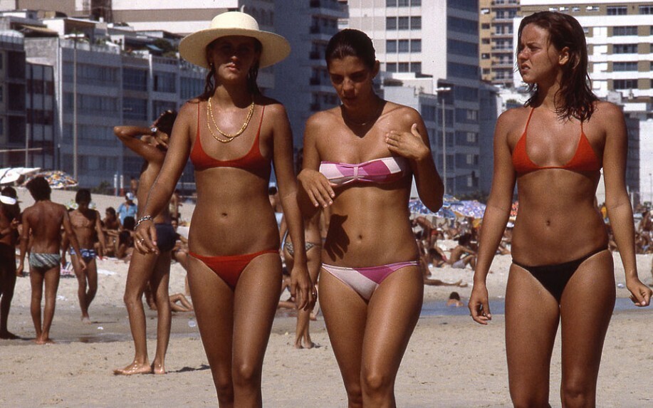 20 Photos Remembering Brazil's Beaches in the 1970s