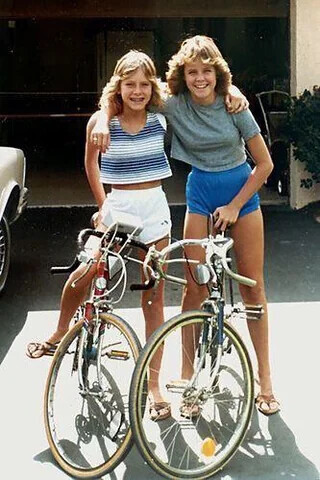 Capturing the ’70s Spirit in Timeless Moments