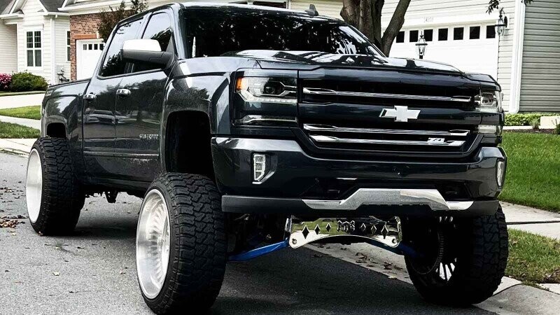 Custom Cars Showing That Taste is Sold Separately