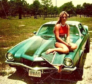 Capturing the ’70s Spirit in Timeless Moments