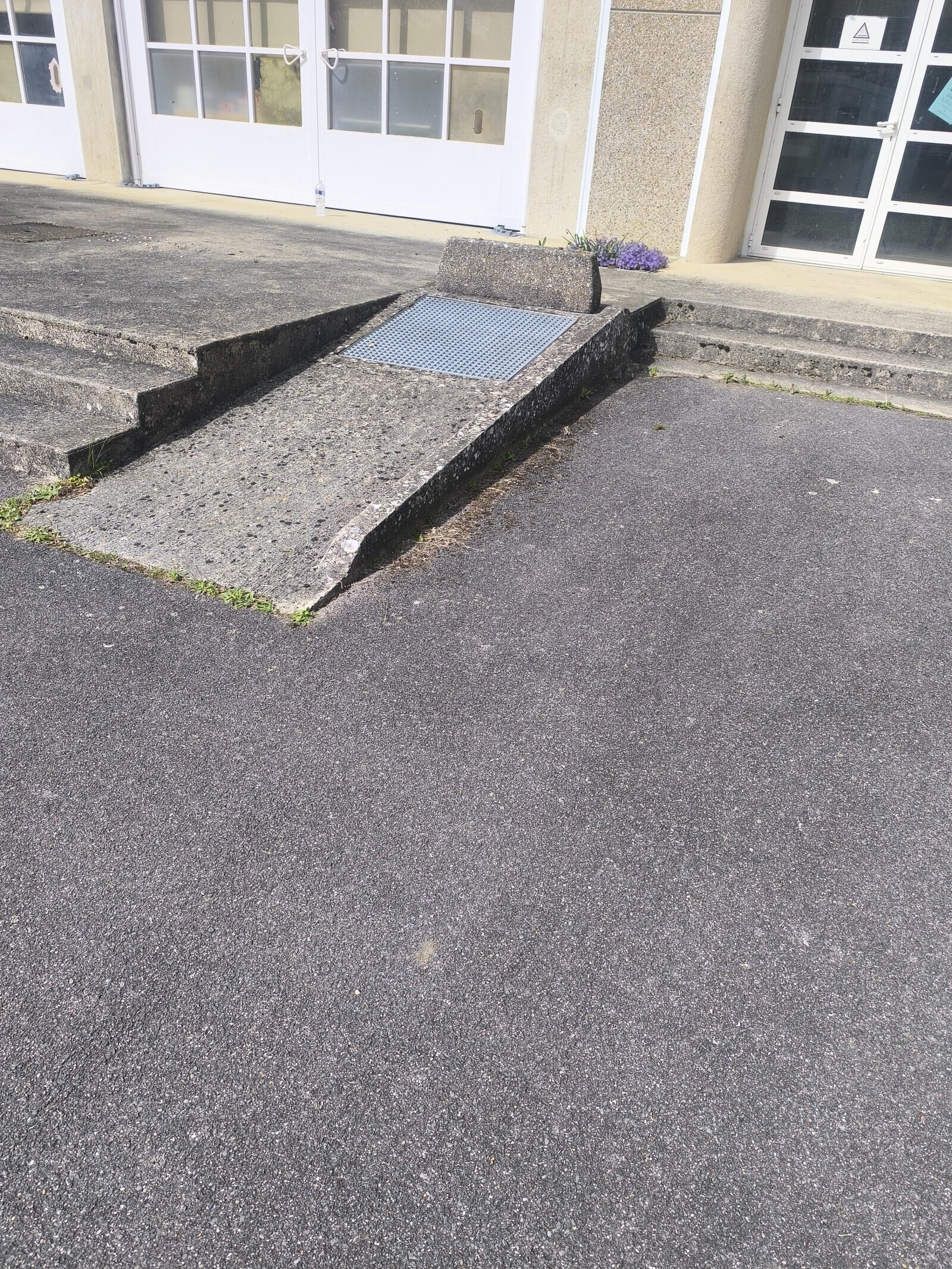 Excessive Ramps Photos Where Common Sense Moved On But People Didn't | Cracked.com