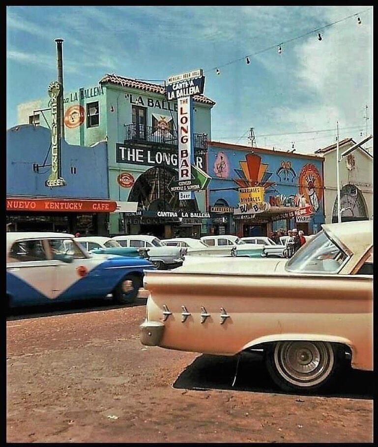 JEEP MERICAL CANTINA a LA BALLENA LA BALLE LA BALLENA THE LONG THE LONG CNOC van I BAR R GEEE CIRVED 1 NUEVO KENTUCKY Beer MARRIAGES CAFE DIVORCES CANTINA LA BALLENA BU B 201 IS HERE VARIL