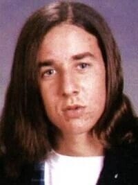 20 Celebrity Yearbook Photos That Are Pure Comedy Gold