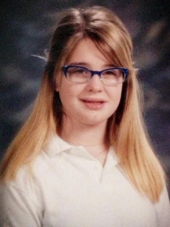 20 Celebrity Yearbook Photos That Are Pure Comedy Gold