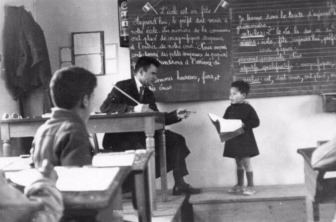 L'école est en fête Ye trouse doma le texte Aujurd hui, & quéfot doit a notre école. Les ownias de la Committee ont place de magnifiques drapeuse inde, L' le file Les la des se pefi du à l'entrée de notre cour Nous seems cond hommé das petito drapesure de papier paper andirons a l'arrivéé da plannings Historado News 4 adjectify magnetiques, Somemes houreuse, fiars et visites. est, dont court de émus