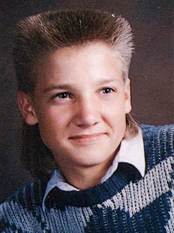 20 Celebrity Yearbook Photos That Are Pure Comedy Gold