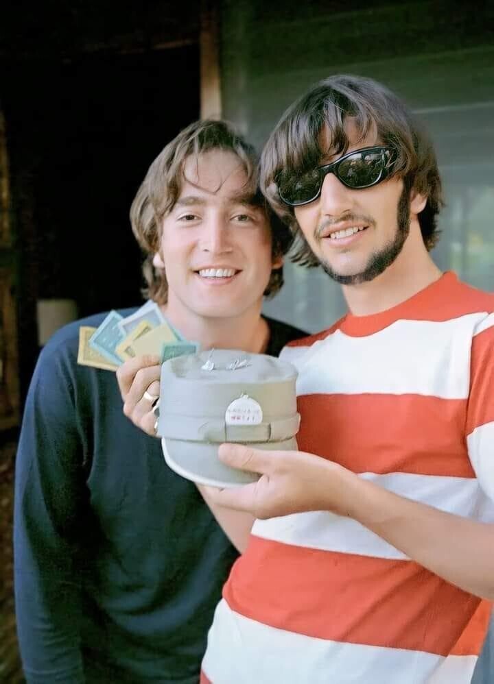 Photos Where Classic Rockstars Pretended to be Normal