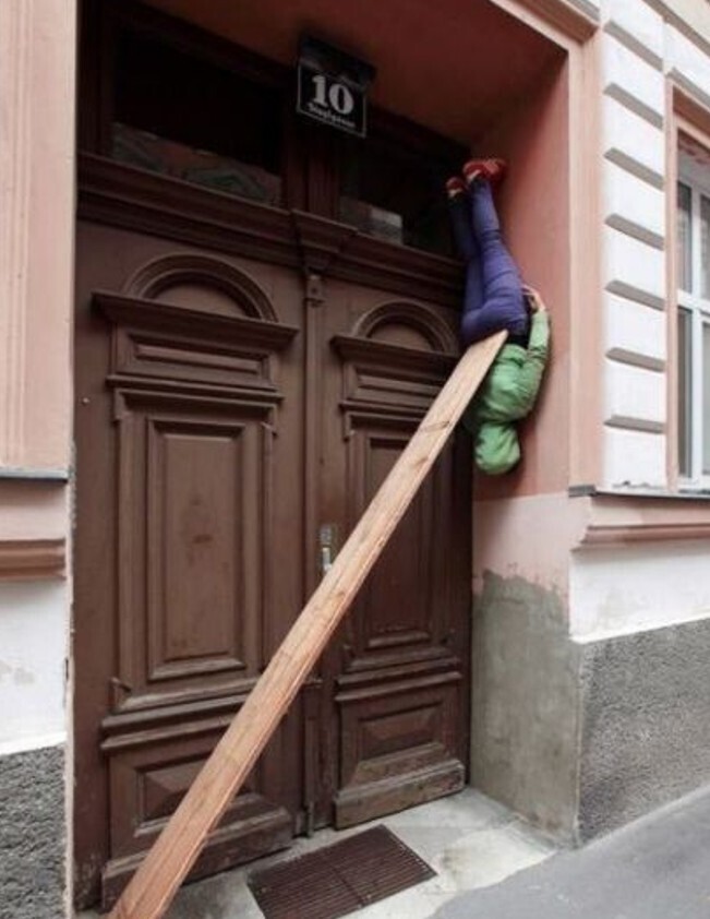 20 Photos Where Common Sense Was Left for Dead