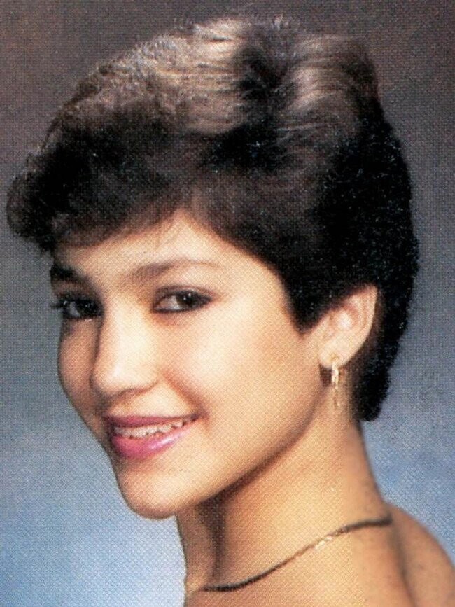20 Celebrity Yearbook Photos That Are Pure Comedy Gold