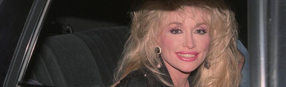 12 of Dolly Parton's Good Deeds