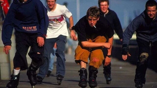 15 1990s Historical Photos That Are A Real Education