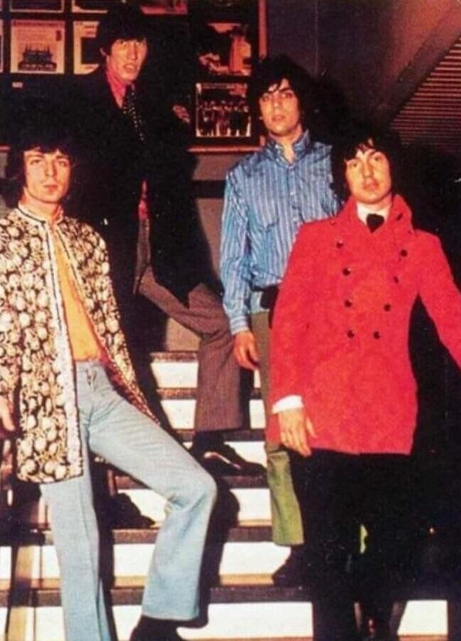 Photos Where Classic Rockstars Pretended to be Normal