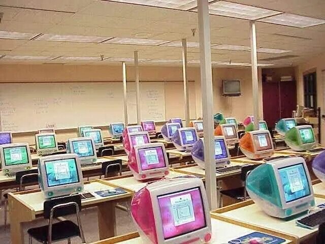 15 1990s Historical Photos That Are A Real Education