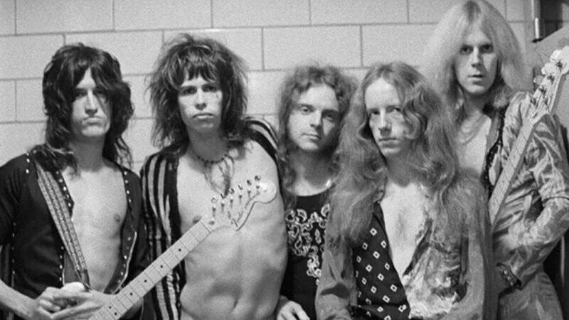 Bands Who Hated Each Other but Still Made Great Music