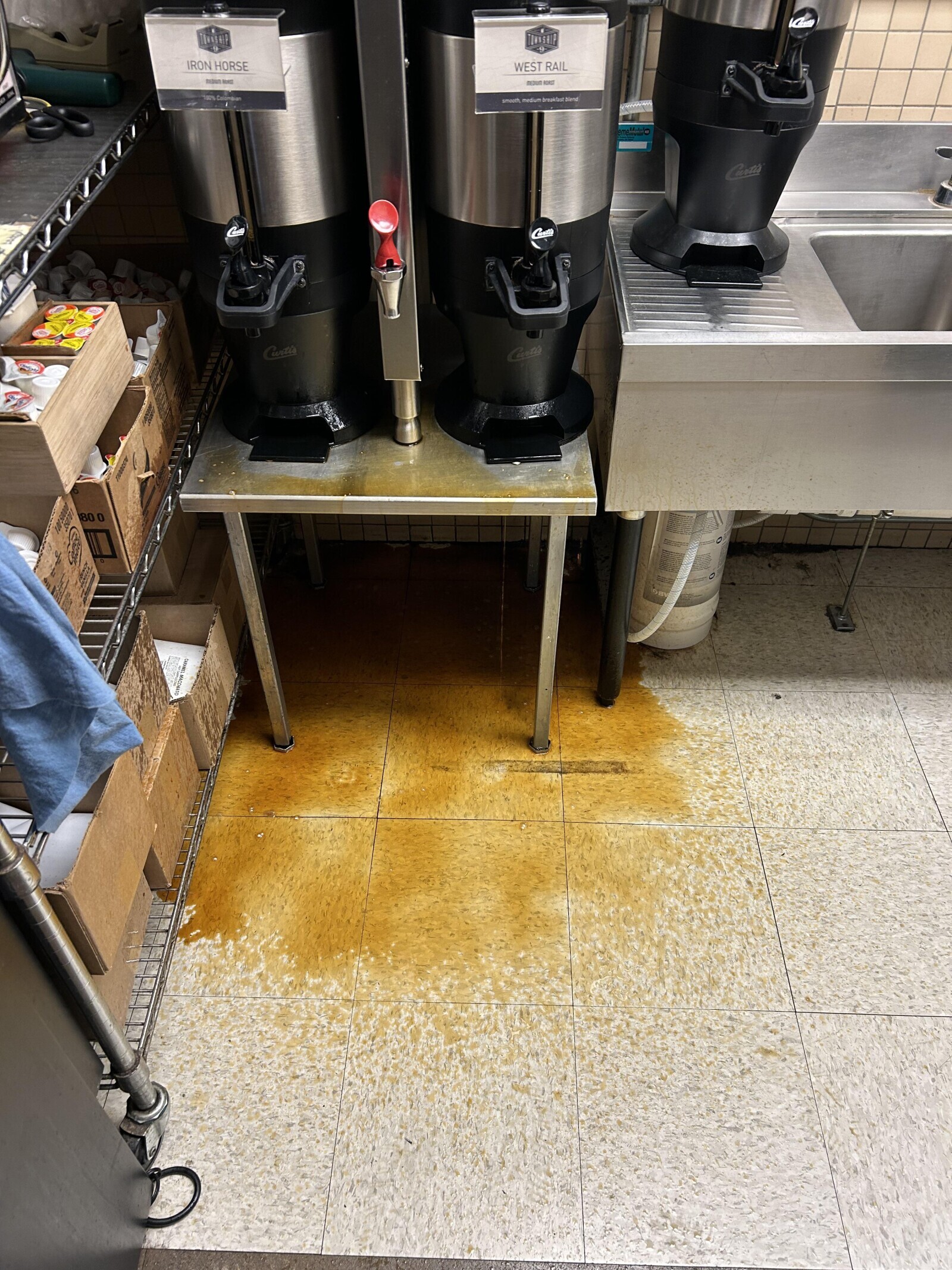 TOWOSHIP TOWNSHIP IRON HORSE WEST RAIL MEDIUM ROHSE MEDIUM RORST 160% Colombian smooth medium breakfast blend emeMotal Curtis Curti CARAMEL