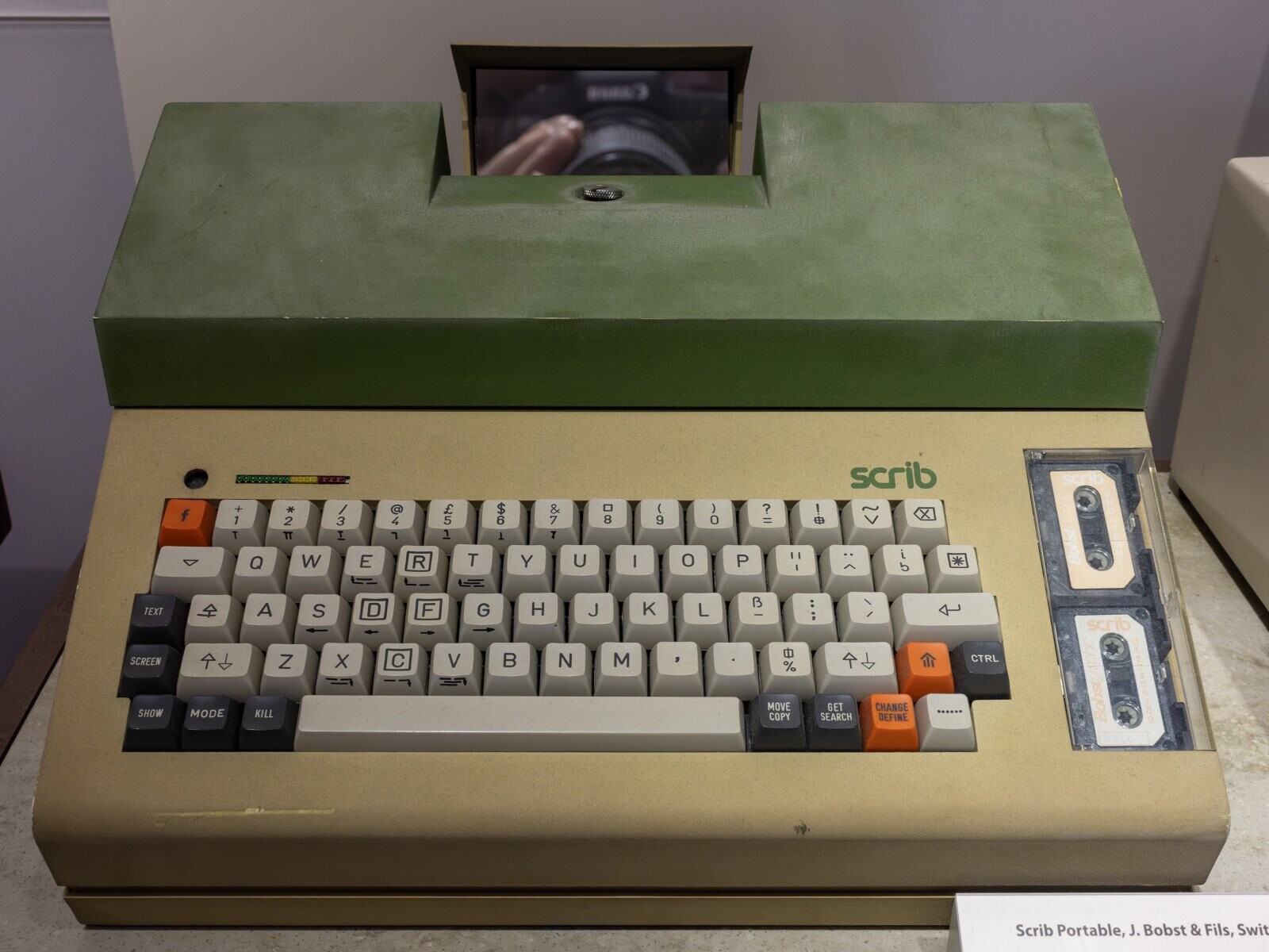 I scrib scrib f t T o 7 $9 2 's TT 3 I 1 cm3 10 ? 92 : 16 X <2 T I D Q R T O : ) W E Y U I P : * L F B TEXT F > D H K A G L S J 4 ... 1 scrib SCREEN 4b B V N M C Z X % 4 , CTRL HI - M 01234567 MOVE GET CHANGE SHOW MODE KILL COPY SEARCH DEFINE Bobstgraphic Scrib Portable, J. Bobst & Fils, Swit