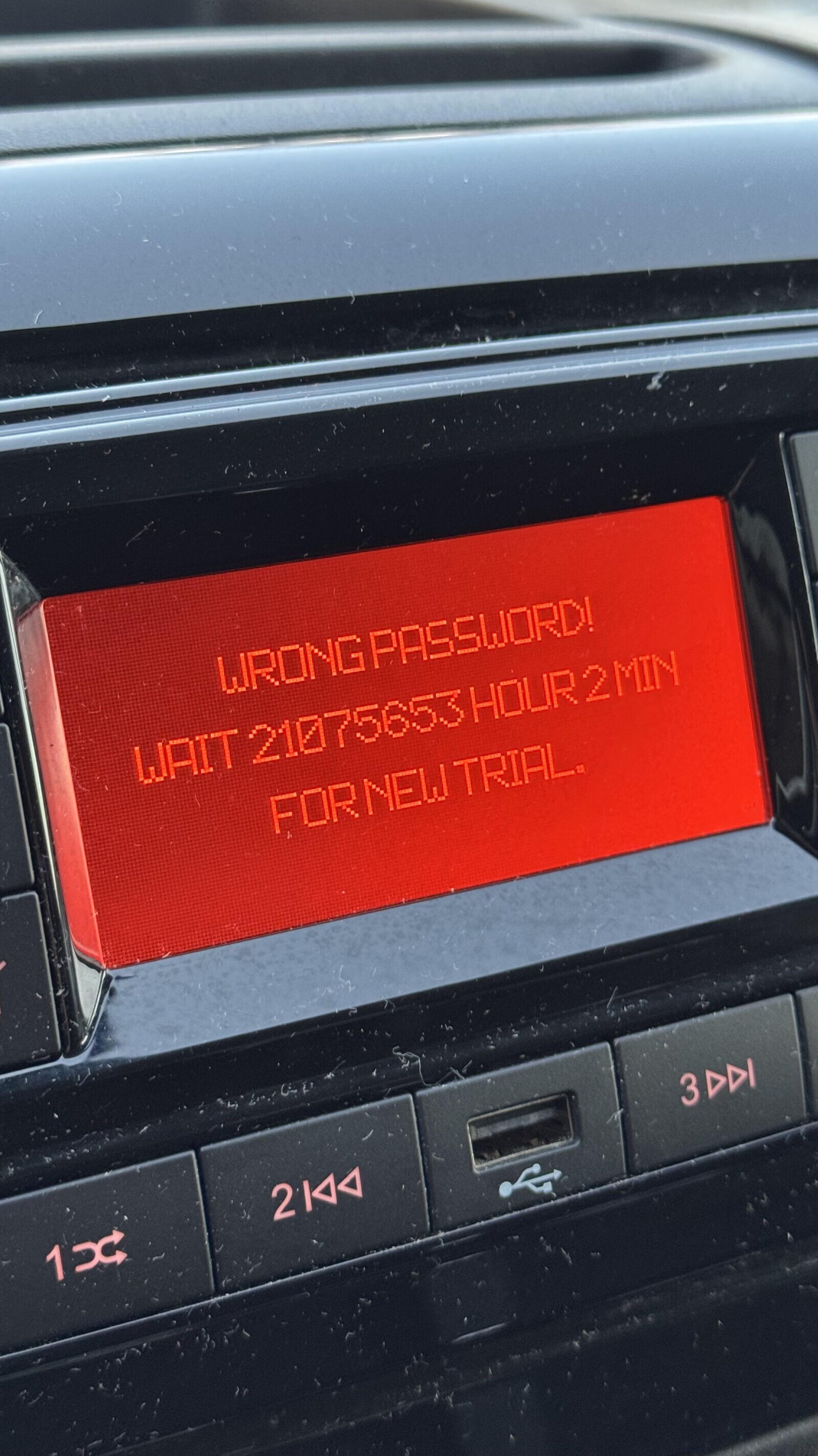 WRONG GPASSWORD! WAIT 21075653 HOUR 2 2 MIN FOR NEW TRIAL. د1 2KA 3DDI