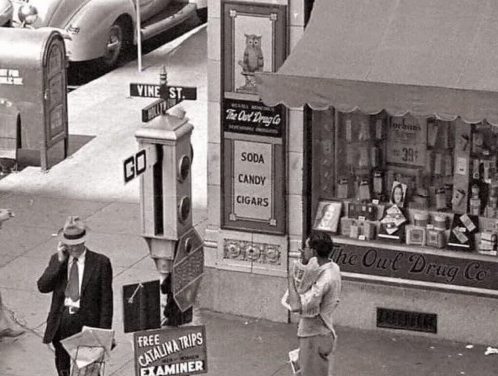 Historical ‘Time Travelers’ Allegedly Caught on Camera