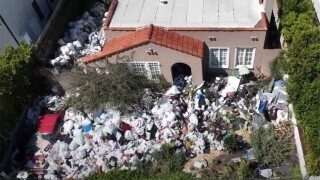 Hate Thy Neighbor: Photos Where That’s Deserved