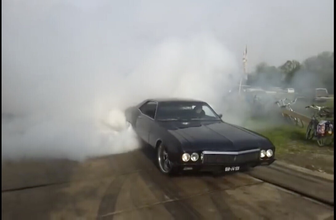 Tire-Smoking Pics of '70s Muscle Cars in Their Heyday